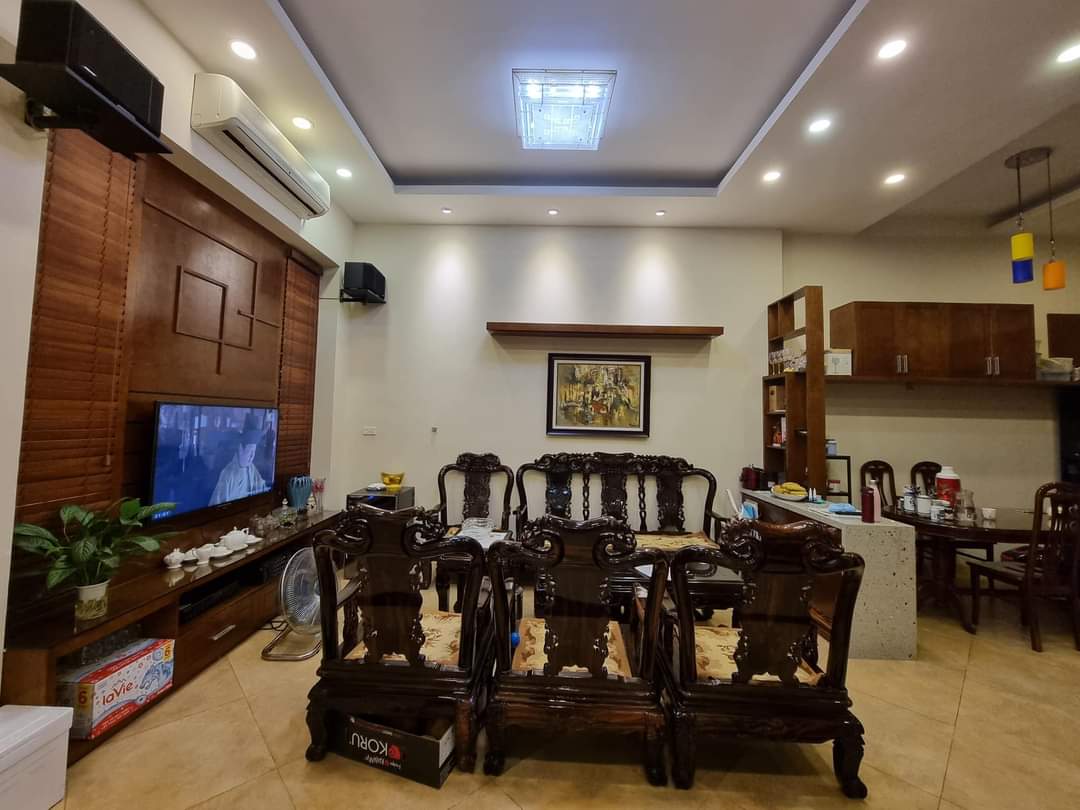 Bán nhà đường Trần Quốc Hoàn, Cầu Giấy, 55m x 5 tầng, Ô tô tránh 12360900