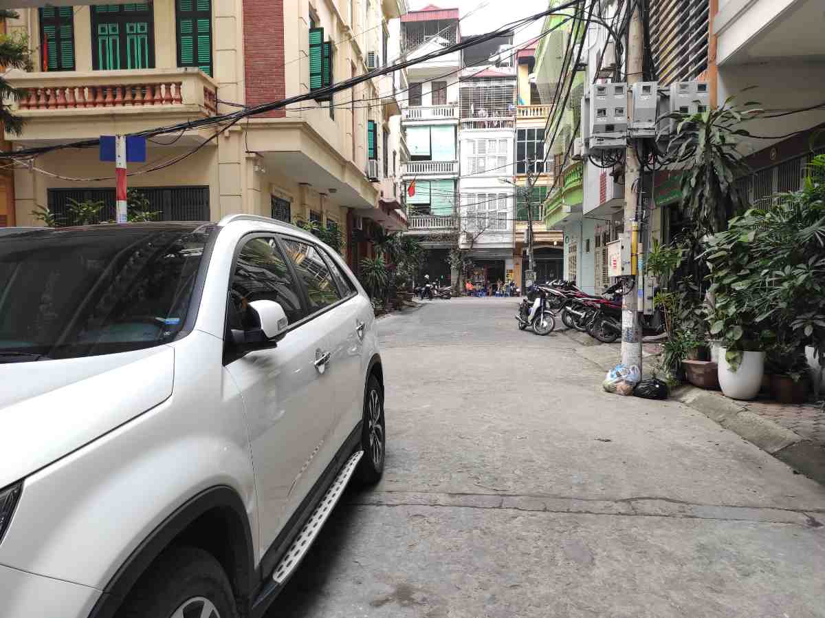 Bán nhà đường Trần Quốc Hoàn, Cầu Giấy, 55m x 5 tầng, Ô tô tránh 12360900