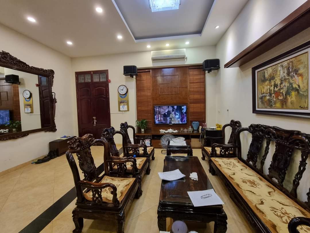 Bán nhà đường Trần Quốc Hoàn, Cầu Giấy, 55m x 5 tầng, Ô tô tránh 12360900