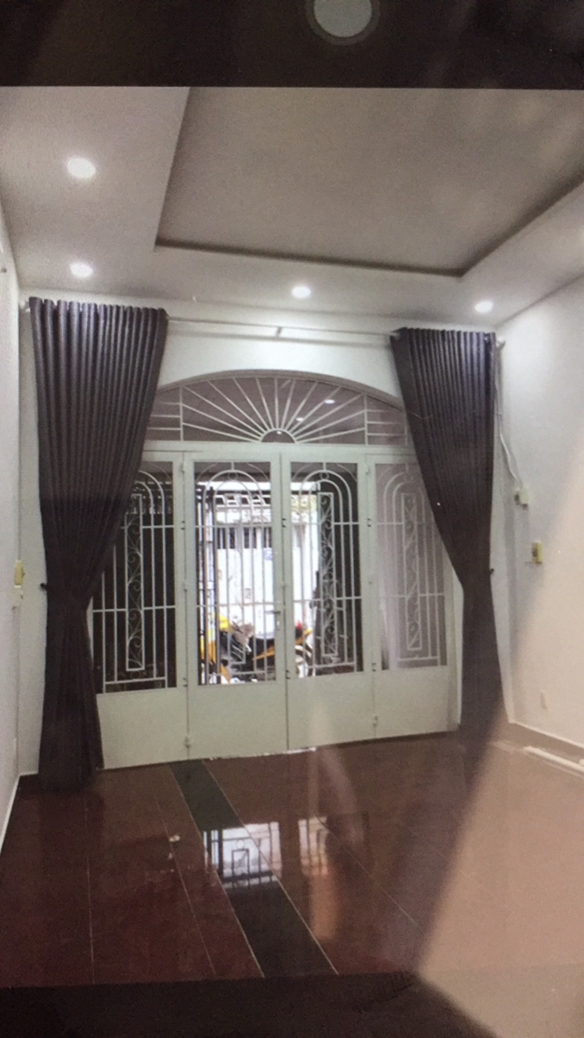 Bán nhà hẻm 629/ Cách Mạng Tháng 8, P.15, Q.10 DT: 3.7x 13m,( nở hậu 4.4m ) 1L giá: 6.4 tỷ TL  12400613