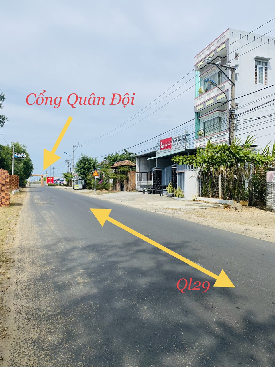 Lô góc Mặt Tiền QL29 Uất Lâm, 6,5x27 ngay gần cổng Quân Đội 910,view Sân Bay 12402639