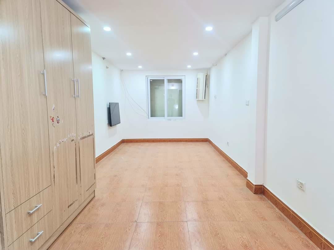 Bán gấp nhà 3 tầng, Quận Đống đa, 32m2, chỉ 2 tỷ 35, ở ngay 12453133