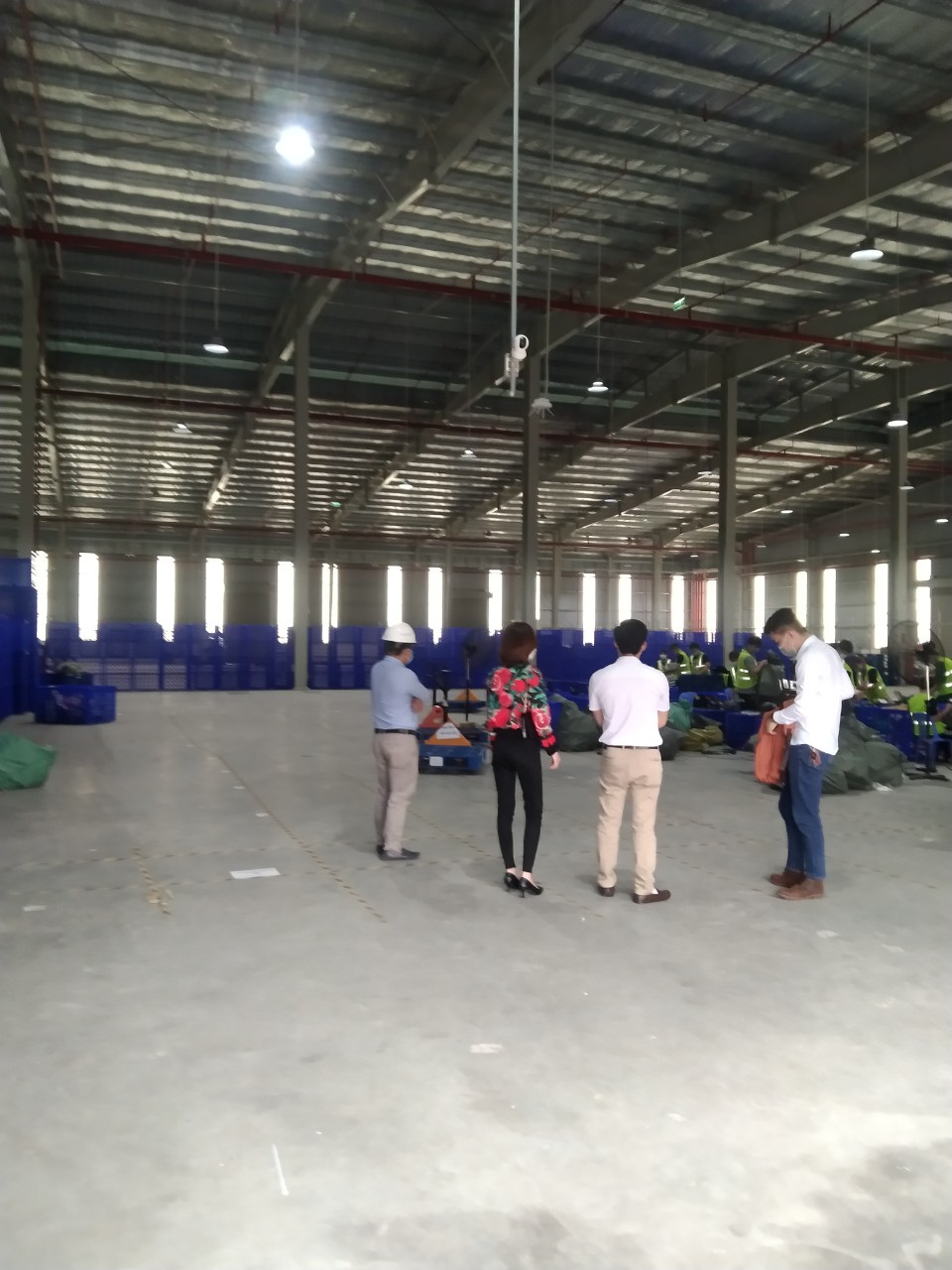 Cho thuê kho chứa hàng diện tích 2500M2 tại KCN Hà Nội - Đài Tư quận Long Biên/0866683628 12471341