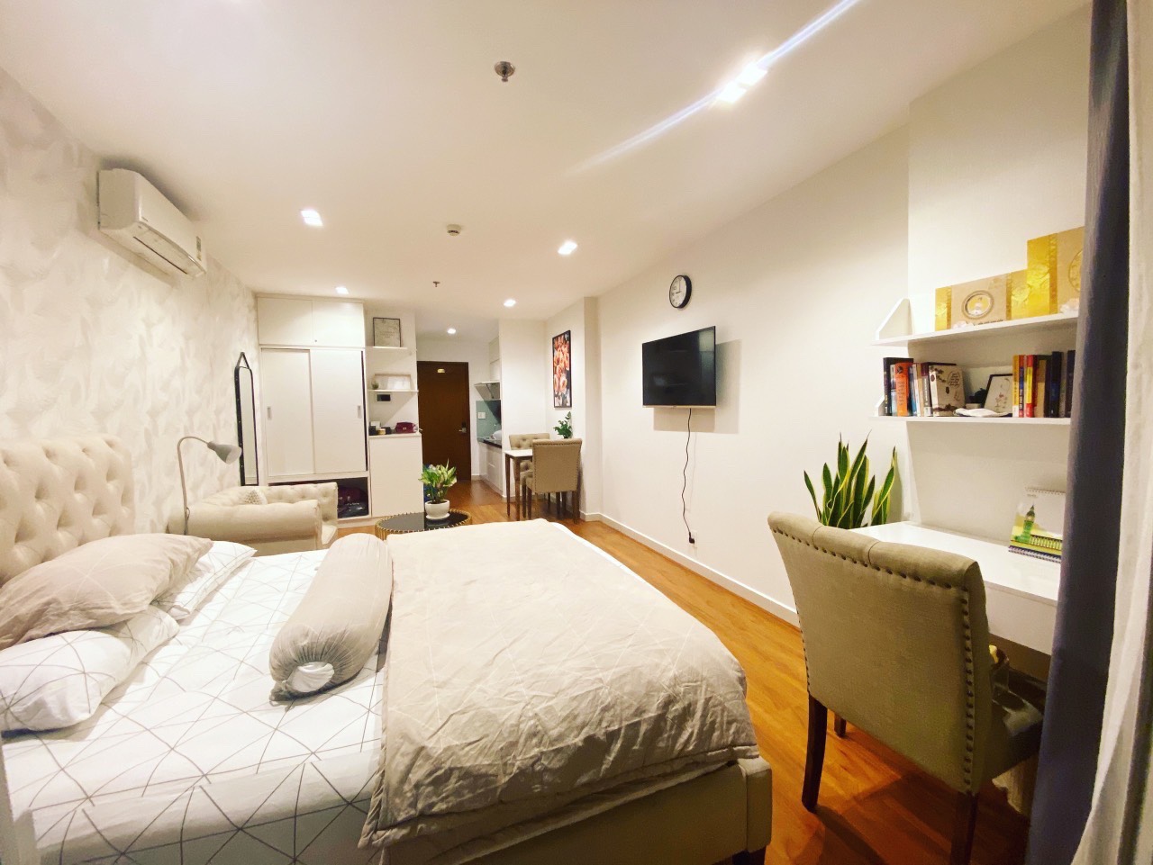 Cần bán căn hộ chung cư SkyCenter tại 5B Phổ Quang, Phường 2, Quận Tân Bình, TP. Hồ Chí Minh 12474862