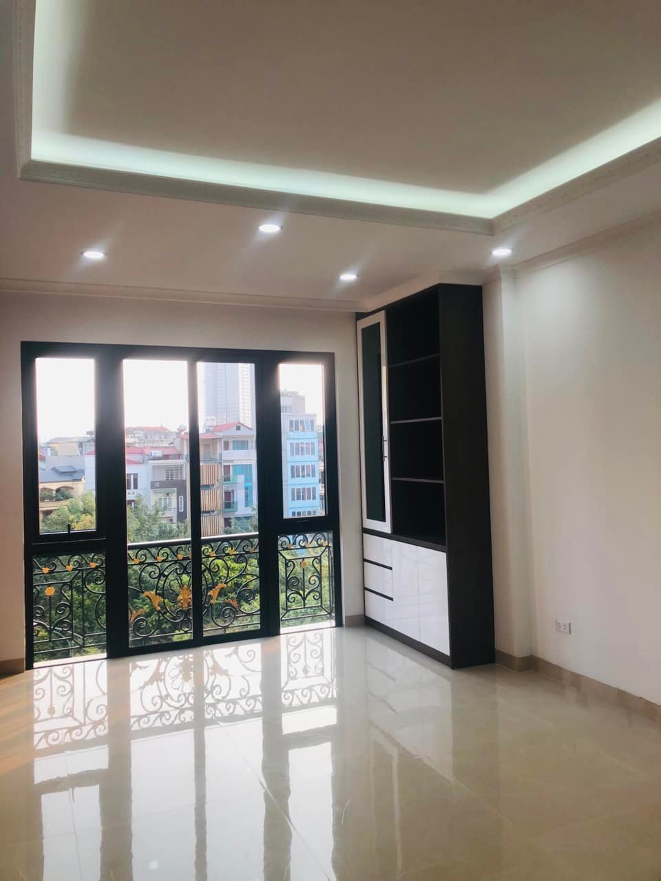 Chính củ cần bán nhà phố Cầu Giấy 60m2 mt 5,5m vỉa hề thênh thang giá yêu thương 15tỷ. 12494757