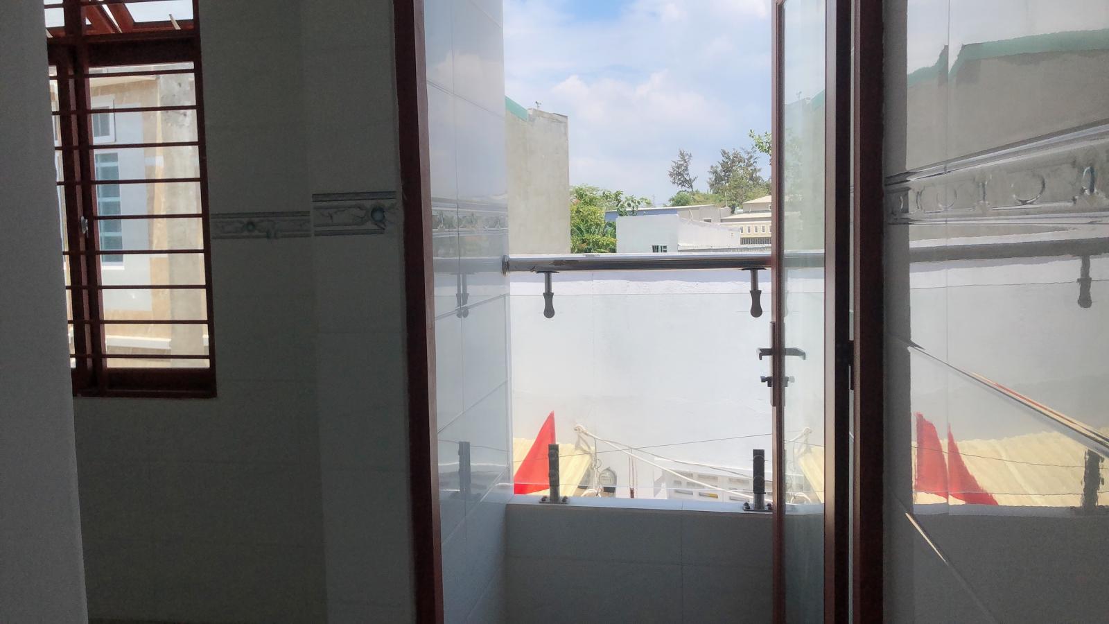 Bán nhà đẹp mới 1 trệt 1 lầu gần ủy ban Phường 10, Vũng Tàu (chính chủ) 12504675