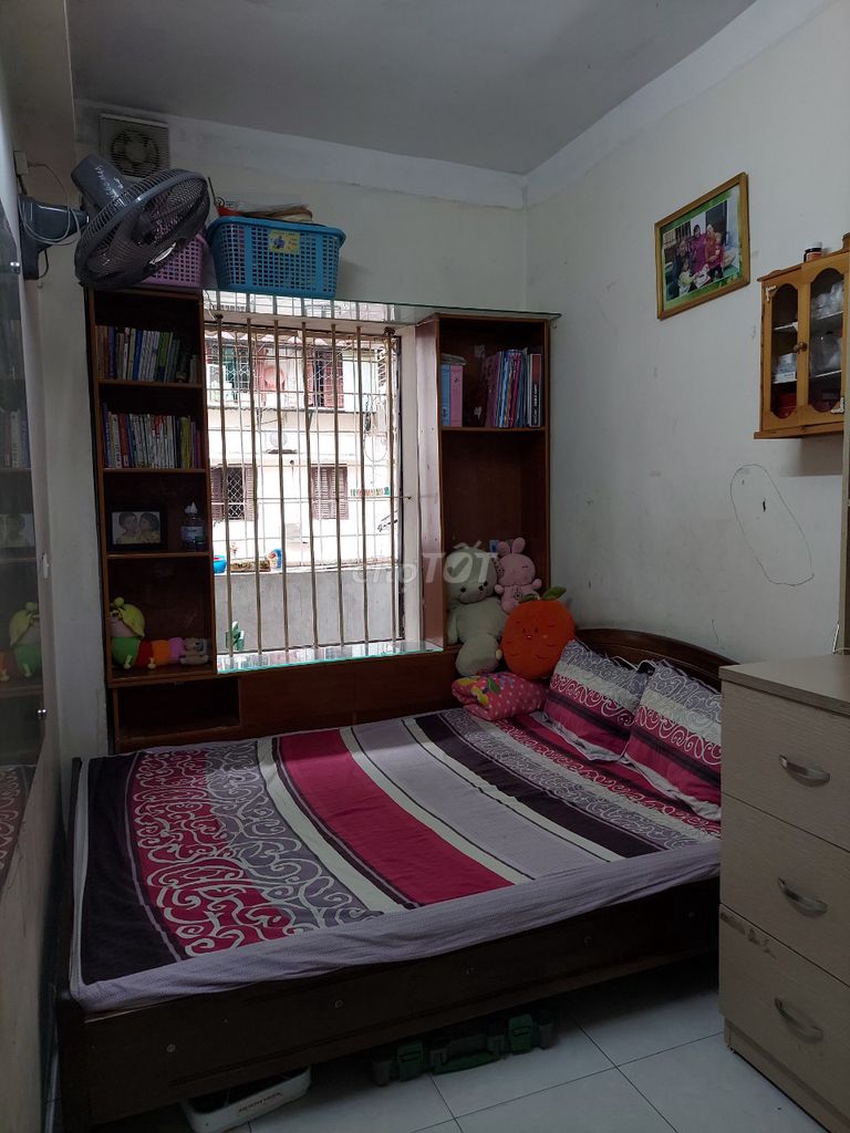 Cần bán căn hộ khu tập thể Bộ Công An trong ngõ Văn Hương,Phường Hàng Bột, Quận Đống Đa, Hà Nội 12505586