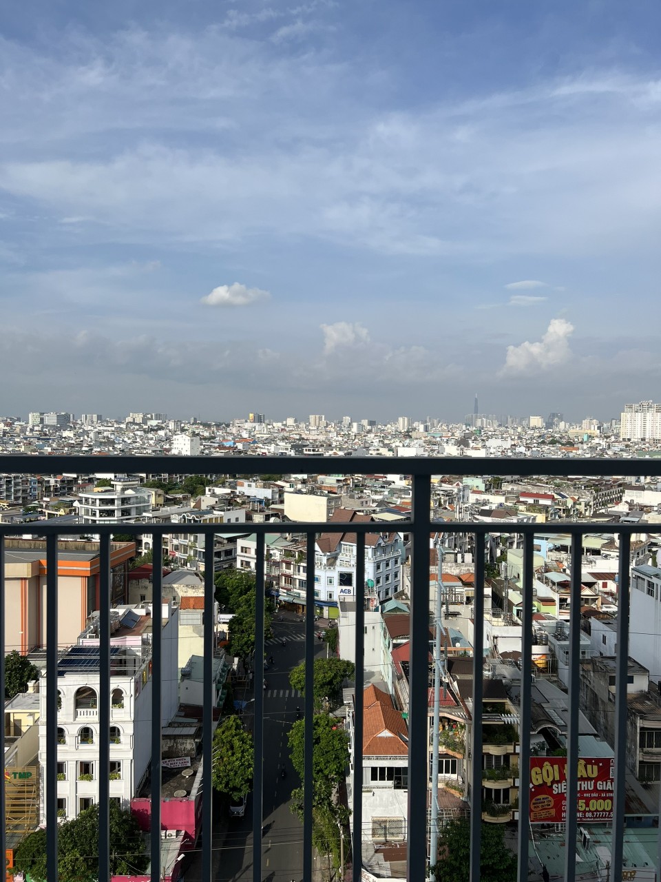 Bán căn hộ Oriental Plaza quận Tân Phú, 82m2 2PN, view Âu Cơ, giá đã bao gồm phí ra sổ. Xem nhà LH : 0372972566  12571355