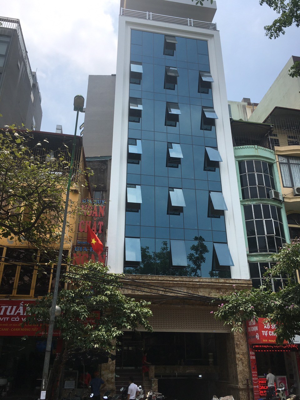 Bán toà văn phòng 9 tầng mặt phố Hoàng Quốc Việt Dt300m2, Mt 9m, 165 tỷ 11295197