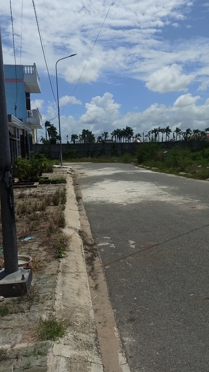 ĐẤT MẶT TIỀN THỊ TRẤN HẬU NGHĨA, HUYỆN ĐỨC HÒA, FULL THỔ CƯ 12609516