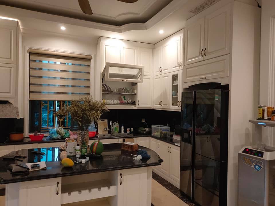 Bán Nhà Trần Quốc Hoàn 100m2*MT 6.8m, giá chỉ 20 tỷ, P.lô Ô tô vào nhà, Kinh doanh, Văn Phòng đỉnh! 12620796