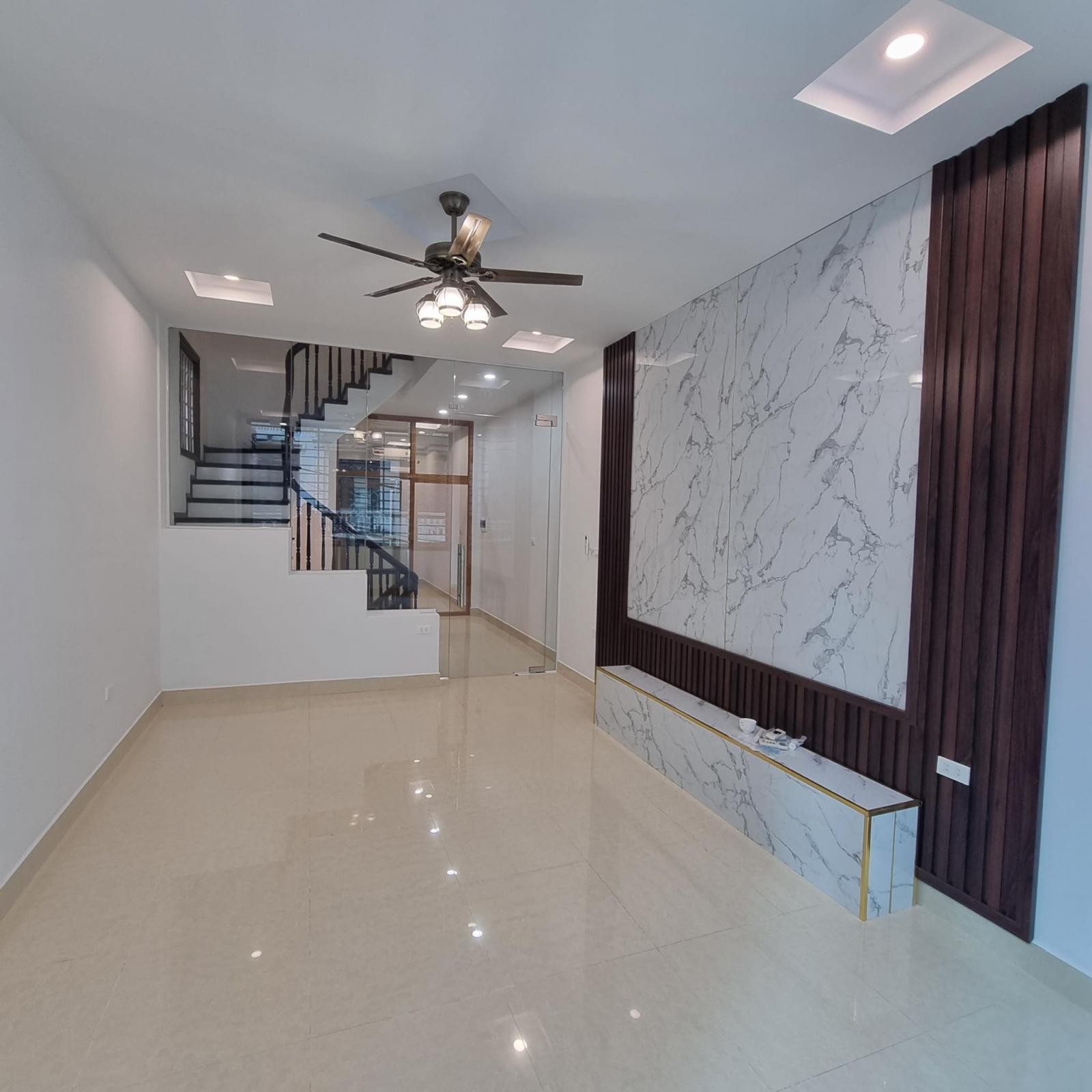 Nhà lô góc 3 thoáng oto dừng đỗ Cầu Giấy 80m2 mt5m 6T thang máy 13tỷ. 12622354