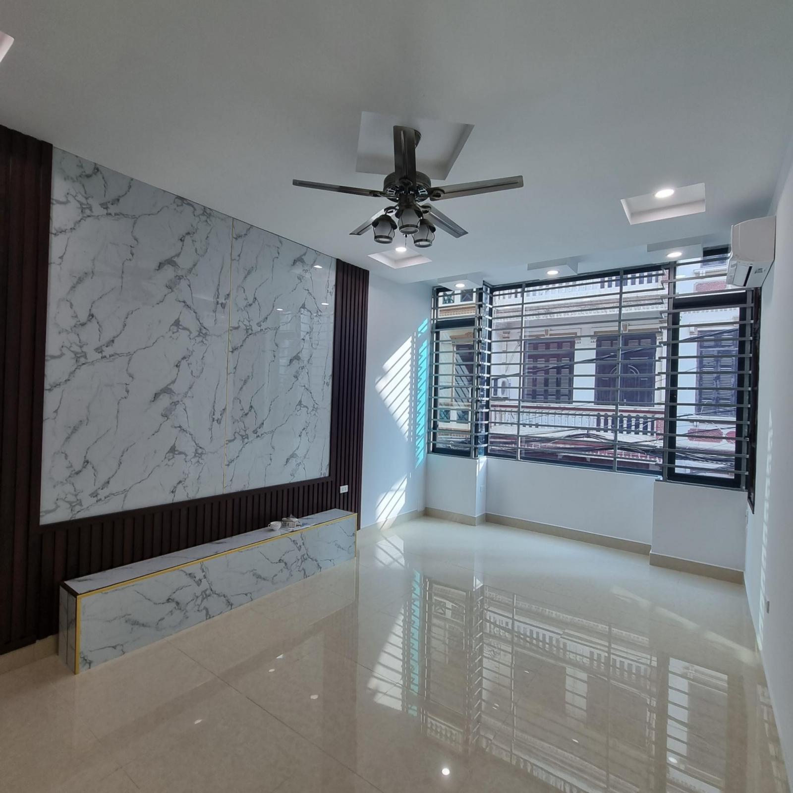 Nhà lô góc 3 thoáng oto dừng đỗ Cầu Giấy 80m2 mt5m 6T thang máy 13tỷ. 12622354