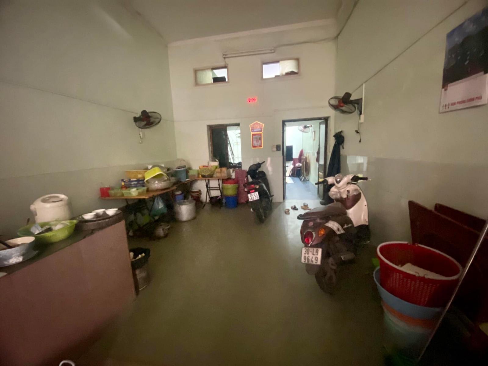 Bán Nhà Mặt Phố Quan Nhân - Cầu Giấy - Kinh Doanh Sầm Uất DT 43m2 Giá 11.5 tỷ 12624365