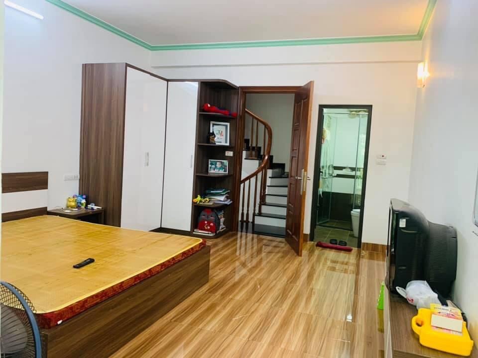 Siêu phẩm Cầu Giấy phân lô oto lô góc ngõ thông 40m2 mt4,5m 5t 4,5tỷ nhà đẹp trên từng m2 . 12630009