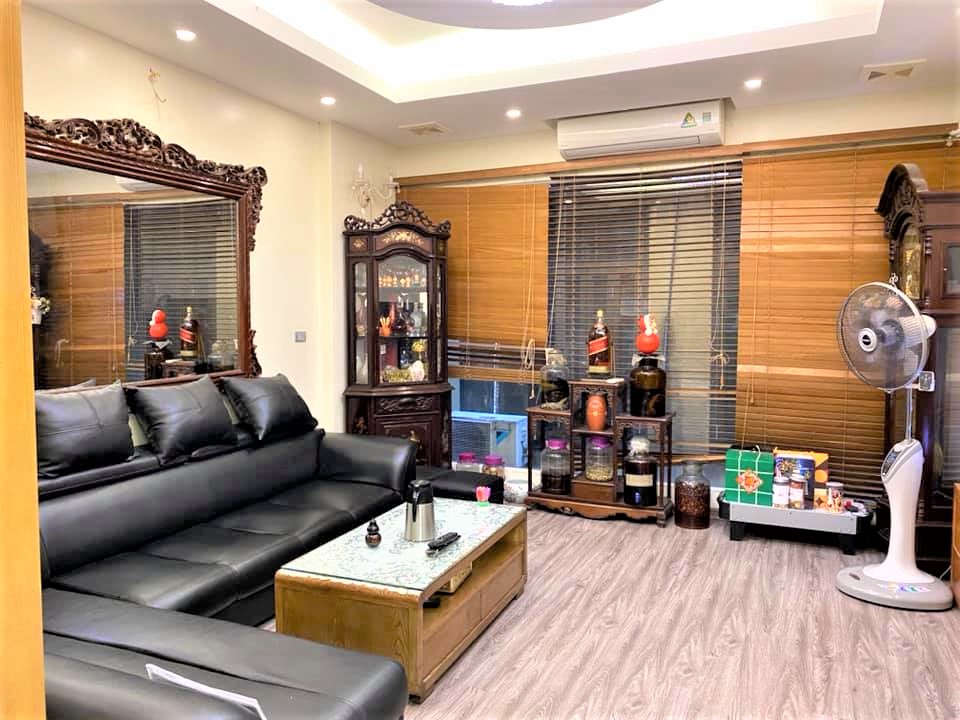 Nhà ngõ 16 Hoàng Cầu, Đống Đa: DT 71m2*5T; MT 6,4m. Giá 8,8 tỷ 12636897