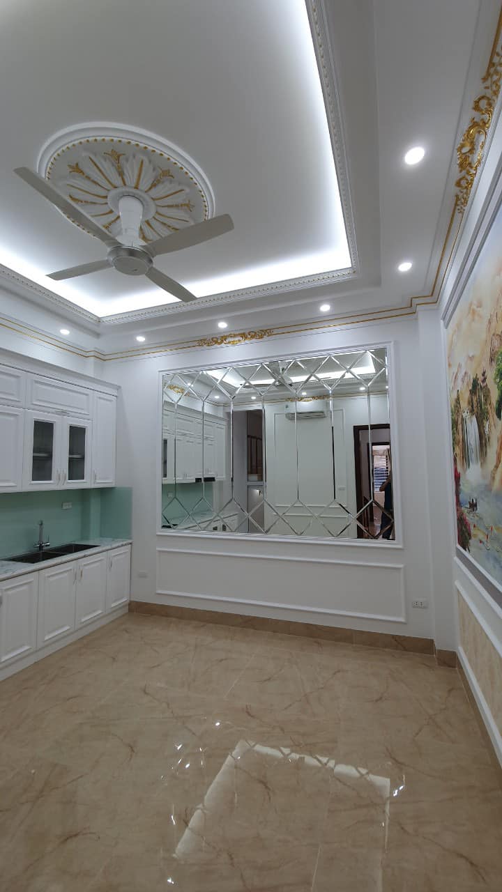 Siêu Phẩm Phố Trần Quốc Hoàn Cầu Giấy - Thang Máy - Gara Ô tô 50m2 6 tầng Giá 15.6 tỷ. 12648792