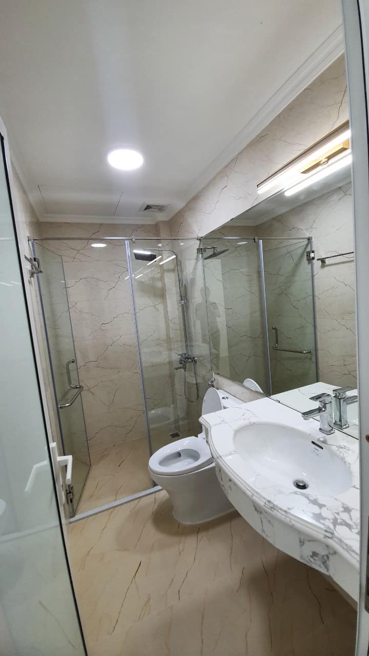 Siêu Phẩm Phố Trần Quốc Hoàn Cầu Giấy - Thang Máy - Gara Ô tô 50m2 6 tầng Giá 15.6 tỷ. 12648792