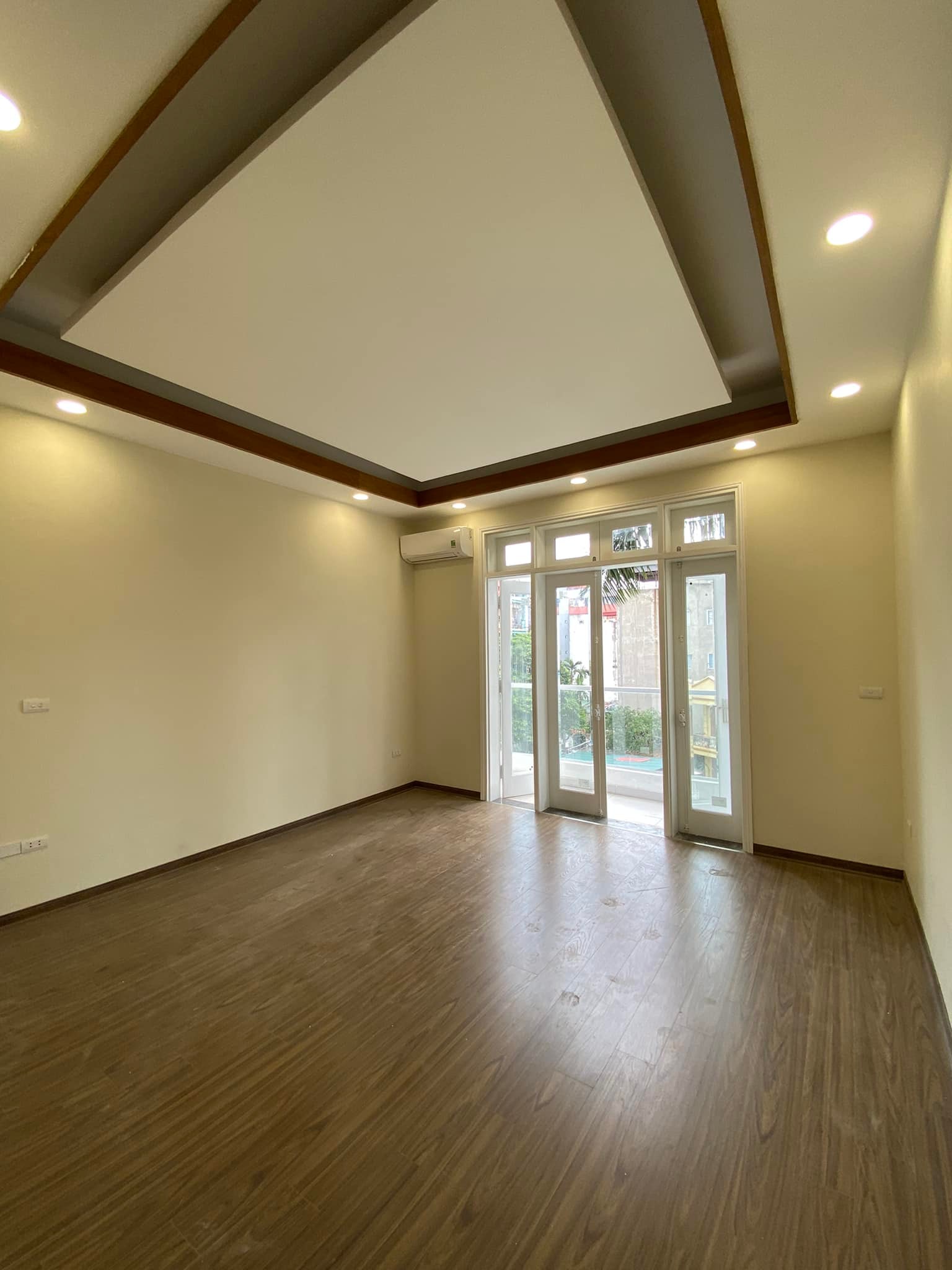 HOT HOT Mặt Phố Nguyễn Ngọc Vũ - Cầu Giấy - Mặt Tiền Khủng - Kinh Doanh Đỉnh DT 60m2 6 tầng Giá 21 12649416