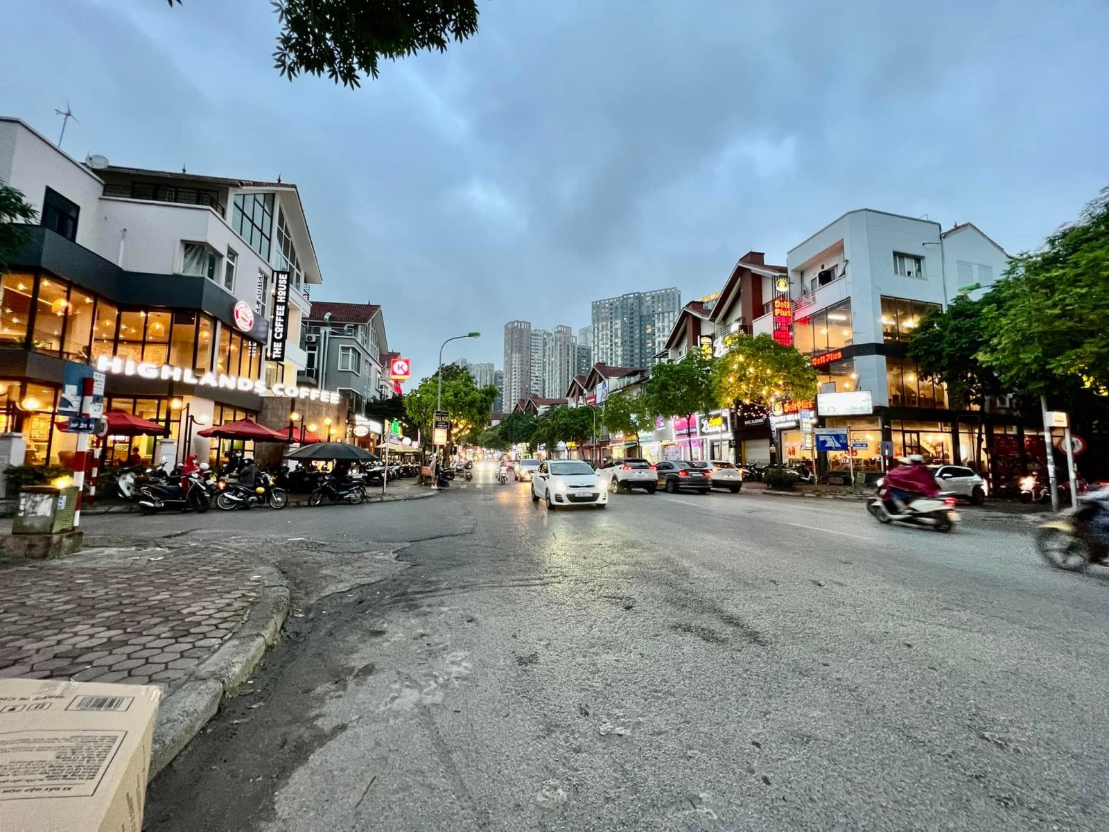 bán biệt thự siêu vip mặt phố đỗ đức dục nam từ liêm 310 m2 giá 70 tỷ 12662674