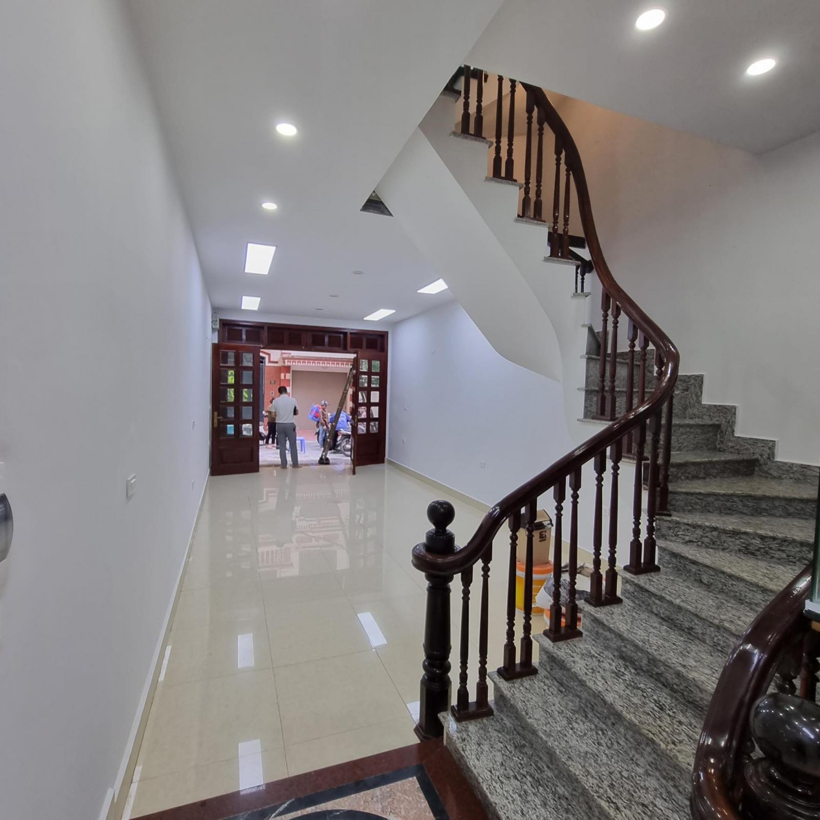 Siêu phẩm phân lô- oto- ngõ thông -kinh doanh tốt , Cầu Giấy 60m2 mt5m 6T thang máy 13tỷ . 12667354