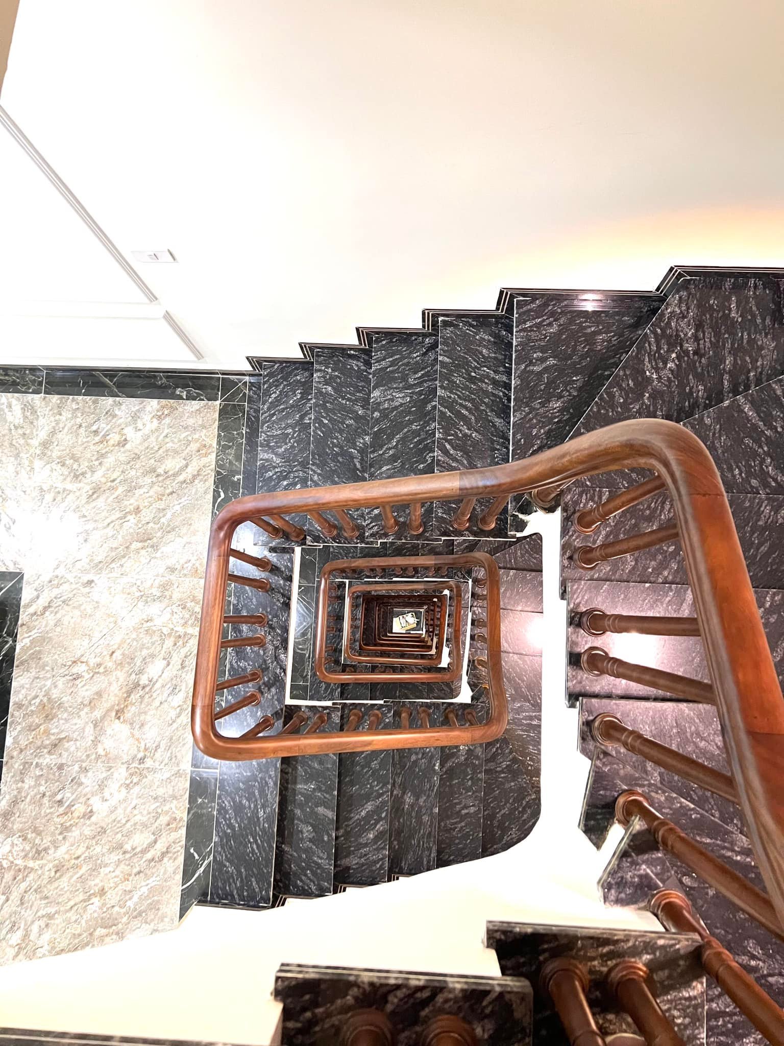 Trung tâm của trung tâm Cầu Giấy oto , kinh doanh , ngõ thông 35m2 mt4m 5,3tỷ thương lượng . 12684062