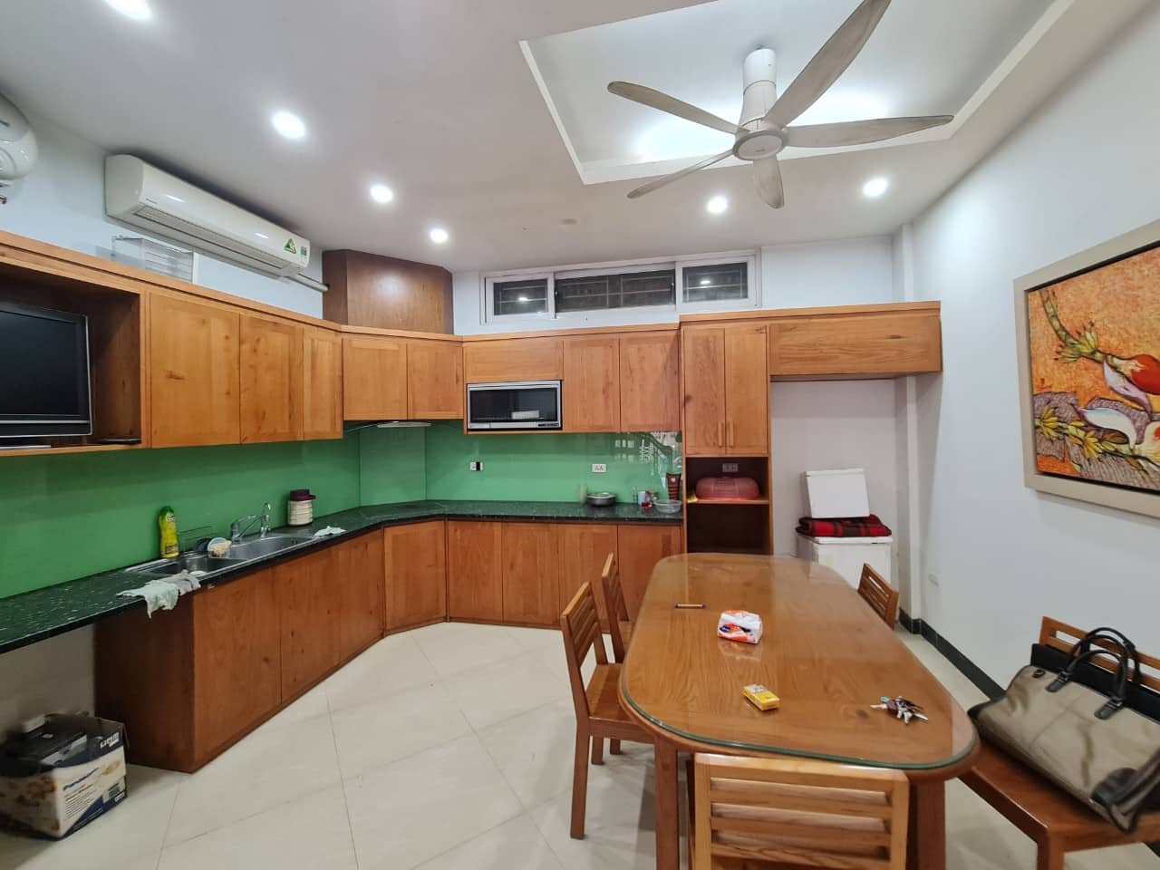 Bán nhà độc nhất Cầu Giấy Hồ Tùng Mậu 50m2 mt4m 5t phân lô oto kinh doanh 8,8 tỷ LT. 12686396