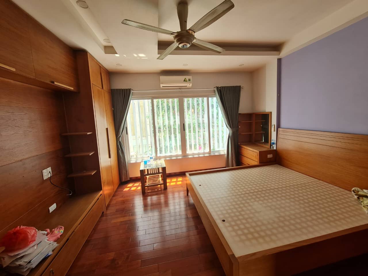 Bán nhà độc nhất Cầu Giấy Hồ Tùng Mậu 50m2 mt4m 5t phân lô oto kinh doanh 8,8 tỷ LT. 12686396