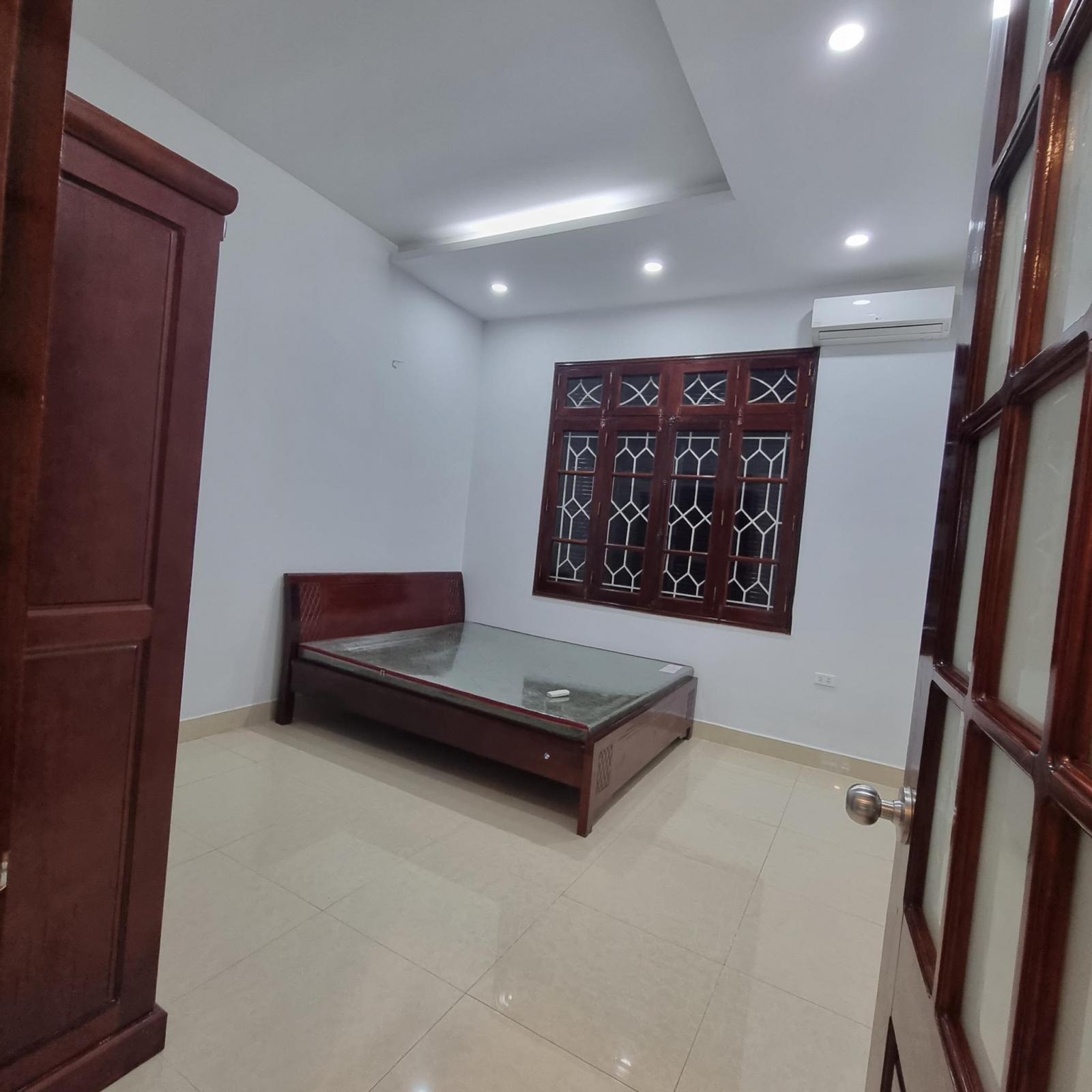 Bán nhà độc nhất Cầu Giấy Hồ Tùng Mậu 50m2 mt4m 5t phân lô oto kinh doanh 8,8 tỷ LT. 12686396