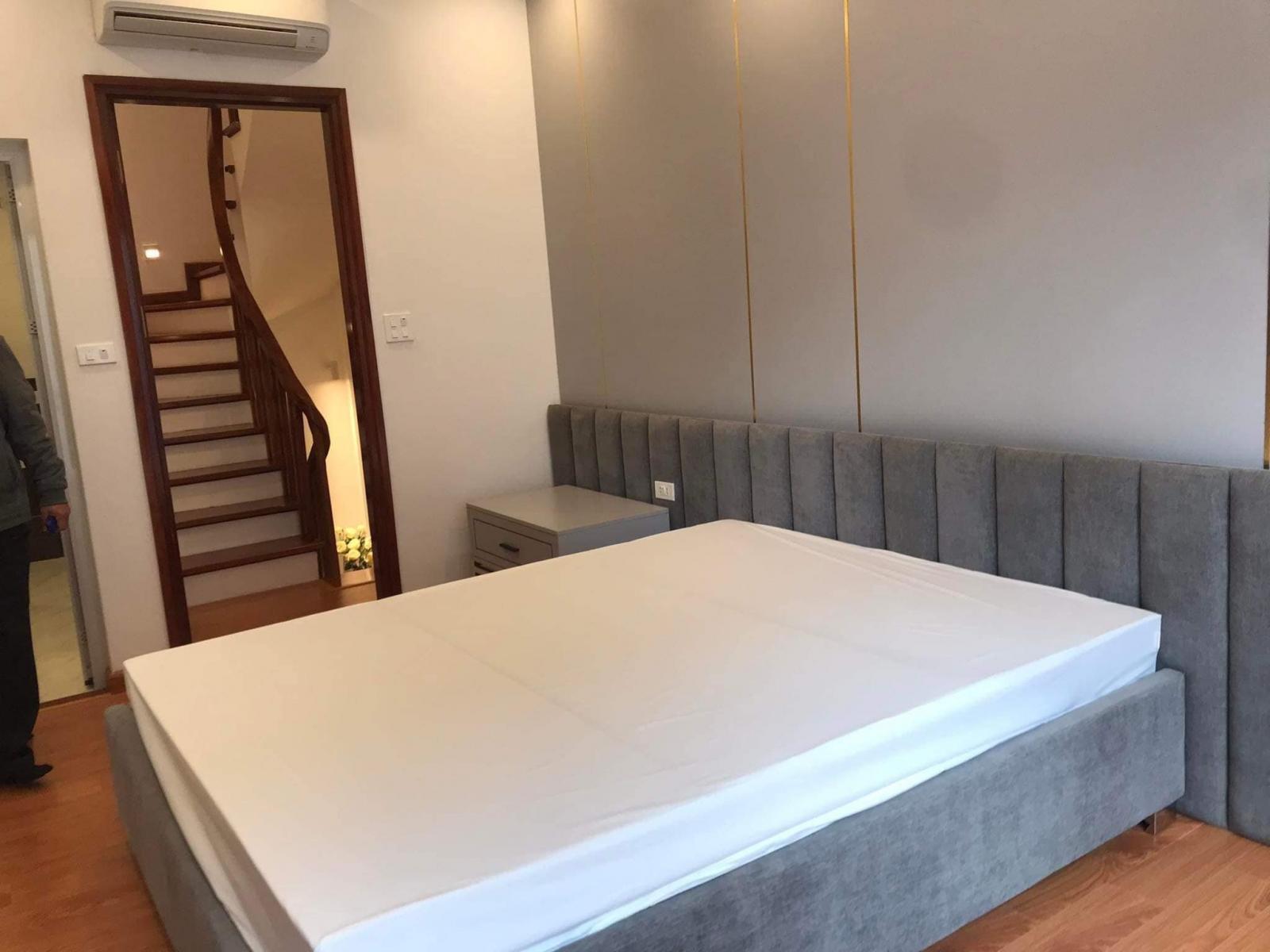  Siêu phẩm Mễ Trì Nam Từ Liêm phân lô-oto vào nhà-ngõ thông-kinh doanh 35m2 mt3,5m 4,7 tỷ .
 12709654