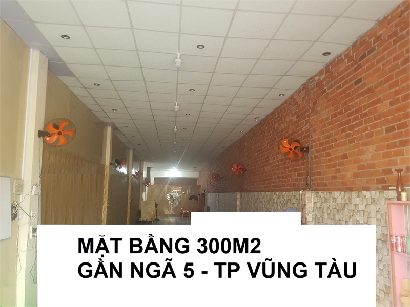 Cho thuê mặt bằng rộng 300m2 ngay ngã 5 Trương Công Định TP Vũng Tàu 12735792