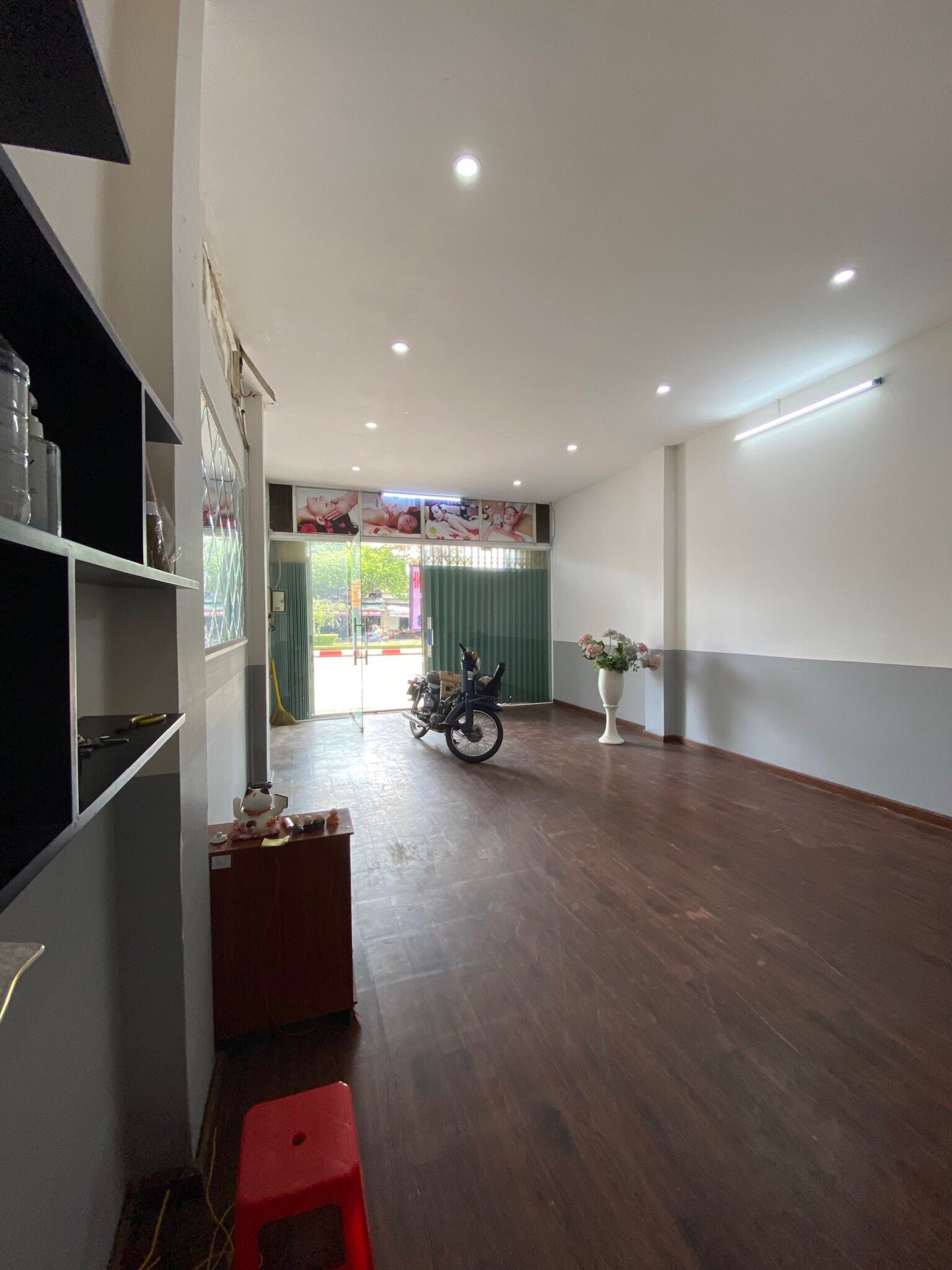 Cho thuê mặt tiền 1 trệt 2 lầu đường lê hồng phong, tpvt 12748487