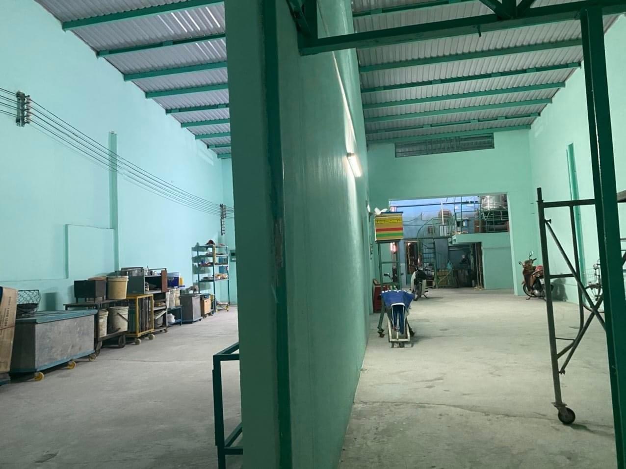 Bán nhà MT  Mã Lò - Hương Lộ 2, DT 10.2x37m, Nhà Cấp 4, giá: 32 tỷ (TL) 12770807