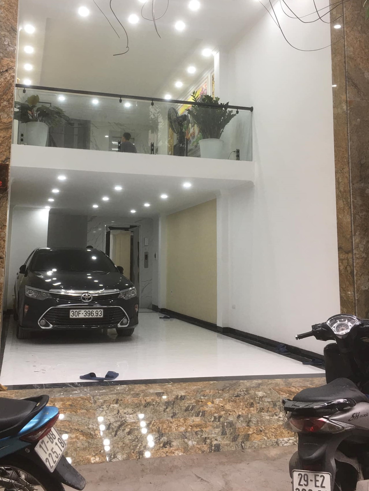 Bán Nhà Vị Trí Đẹp Đường Hoàng Mai, Quận Hoàng Mai 51m2, 6T (có thang máy, ngõ kinh doanh) 12778915