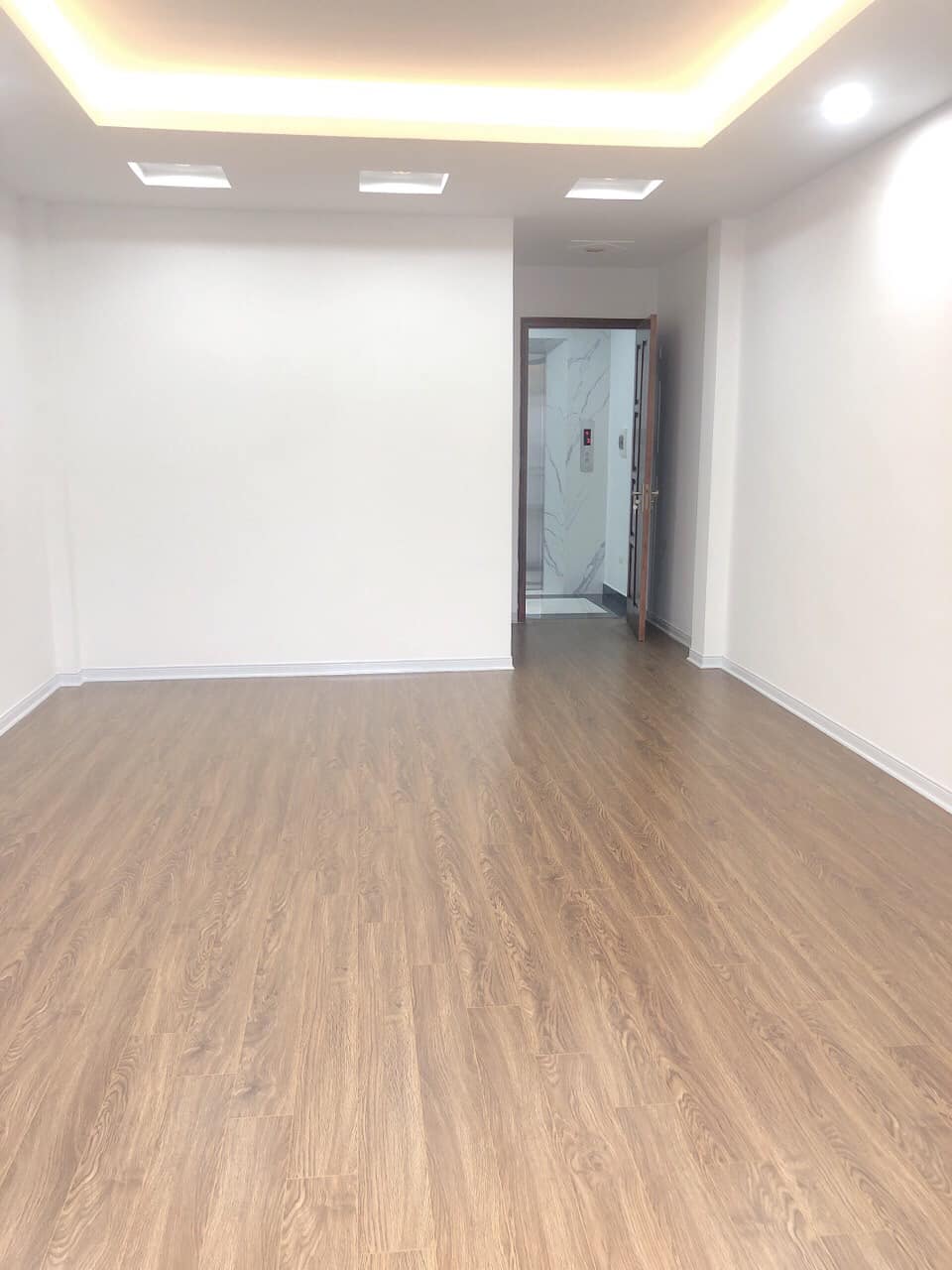 Bán Nhà Vị Trí Đẹp Đường Hoàng Mai, Quận Hoàng Mai 51m2, 6T (có thang máy, ngõ kinh doanh) 12778915