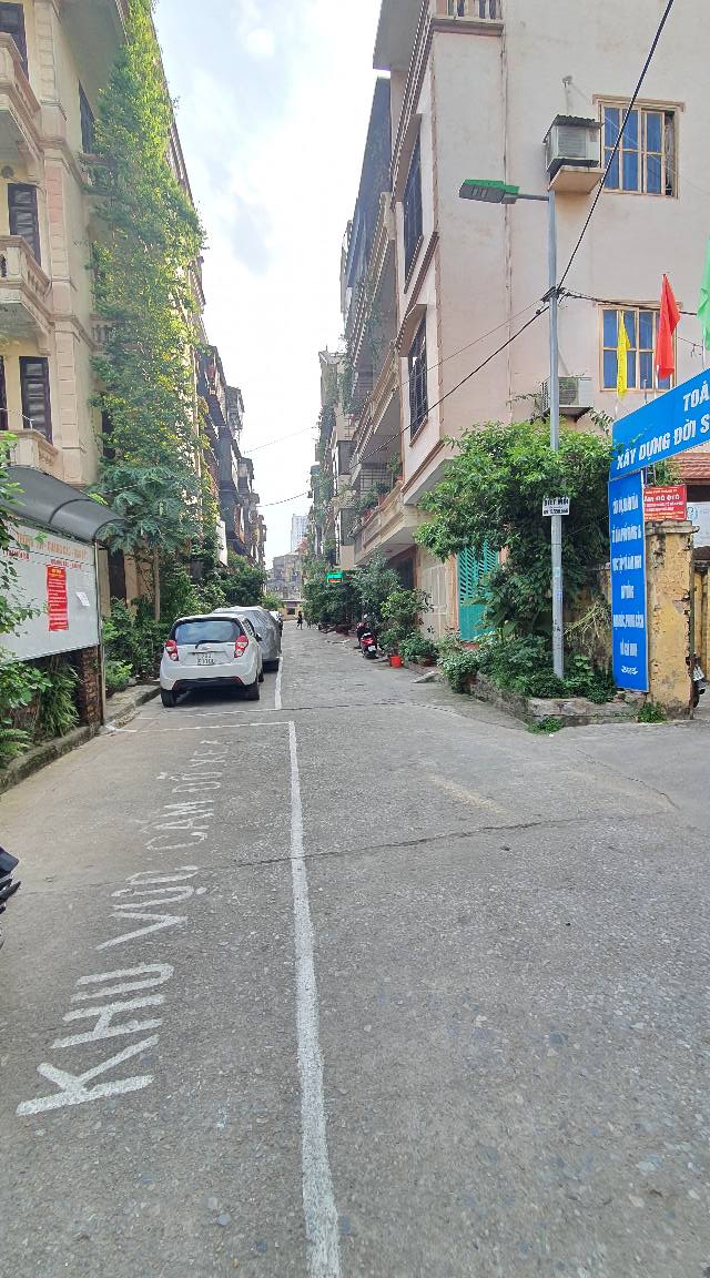 BÁN NHÀ HOÀNG QUỐC VIỆT PHÂN LÔ , CÁN BỘ CÔNG AN 12782375