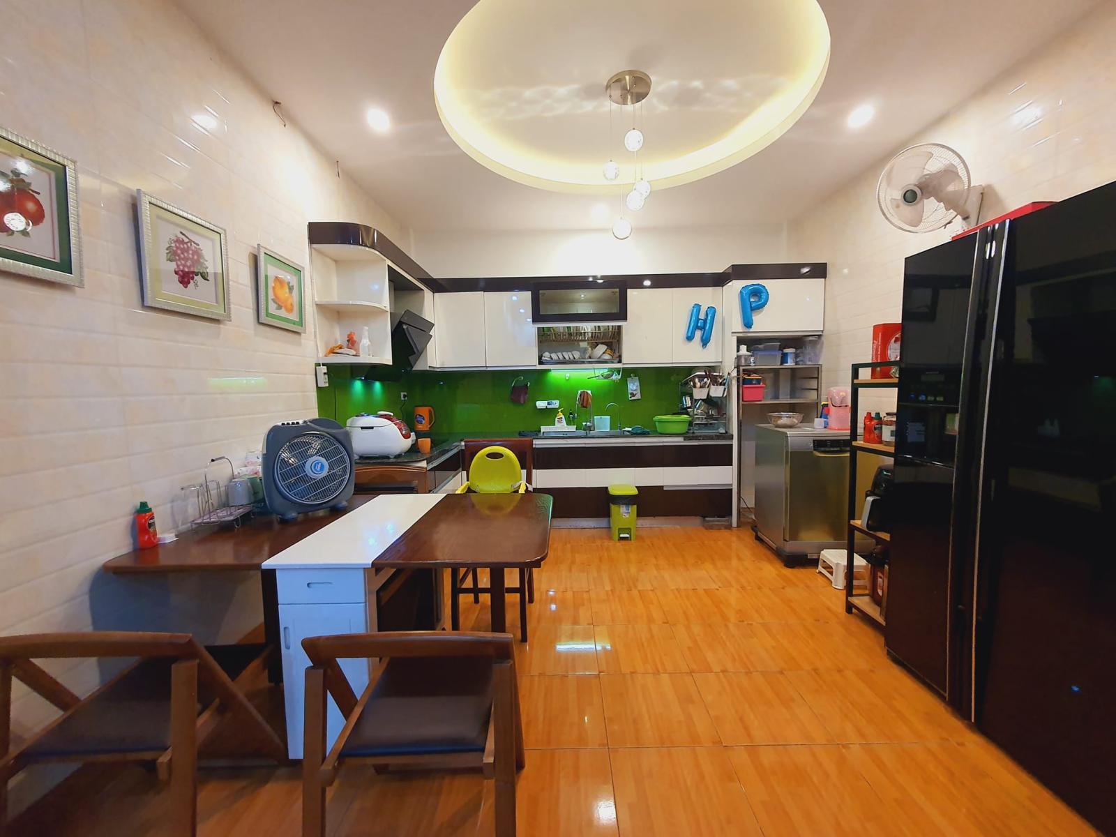 HƠN 3 TỶ SỞ HỮU NHÀ PHÚ DIỄN 40M2X5T, GẦN HỒ, THOÁNG SÁNG,NỘI THẤT ĐẸP 12782814