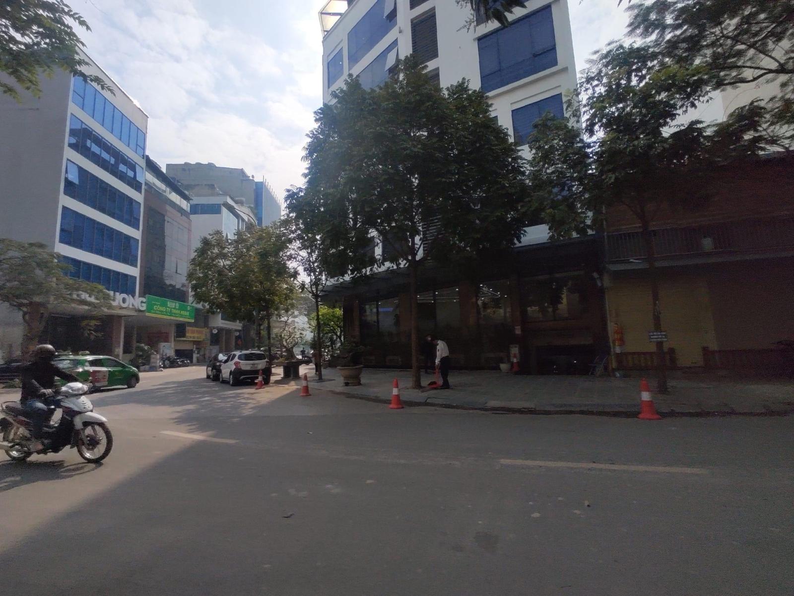 Bán đất MP Dịch Vọng Hậu 300m2, lô góc 2 mặt phố, kinh doanh bất chấp, chỉ 138 tỷ 12785484