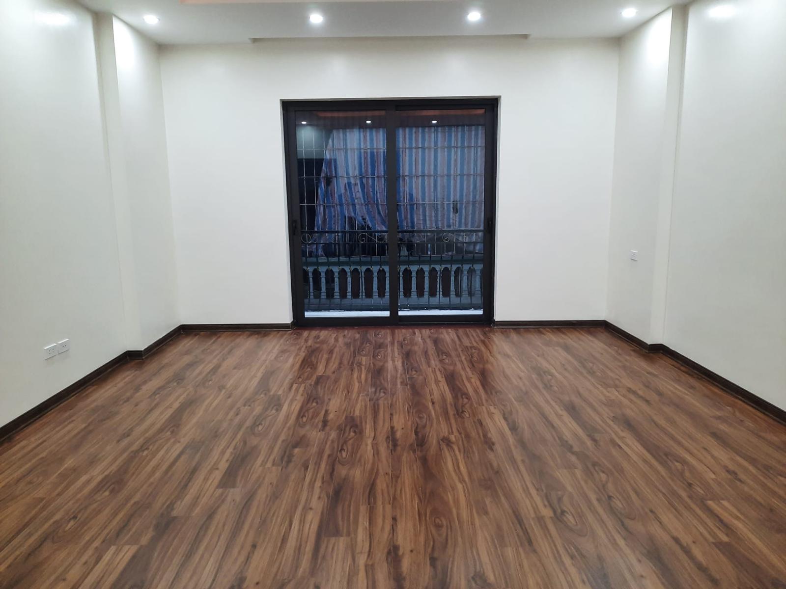HOT!!! Cần Tiền Bán Gấp nhà phố THỤY PHƯƠNG 51m2 x 5Tầng Mặt Tiền: 4.5m Nhỉnh 5 Tỷ 
0986012518
 12813326