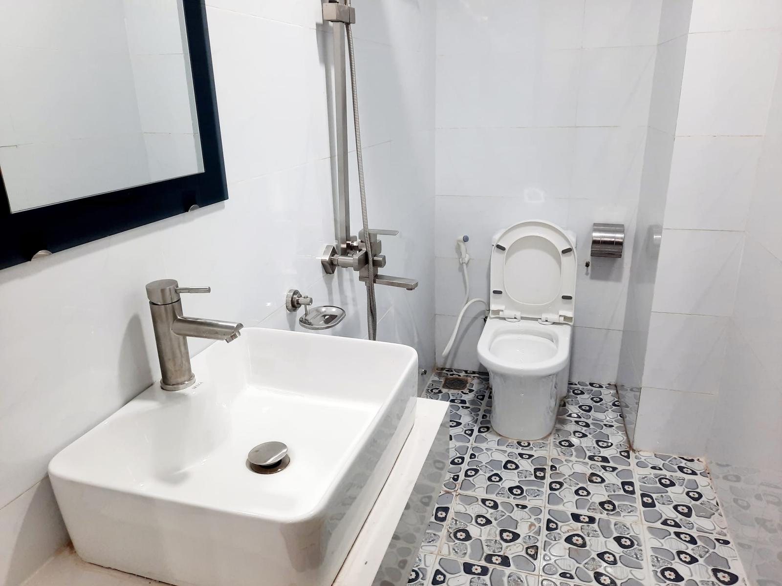 HOT!!! Cần Tiền Bán Gấp nhà phố THỤY PHƯƠNG 51m2 x 5Tầng Mặt Tiền: 4.5m Nhỉnh 5 Tỷ 
0986012518
 12813326