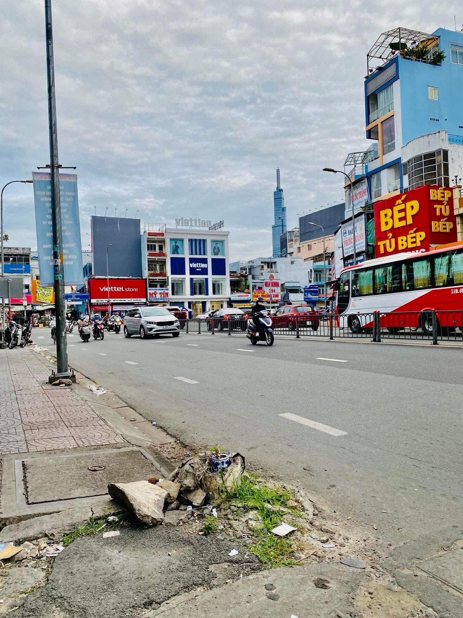 BÁN NHÀ 1/ ĐƯỜNG BẠCH ĐẰNG, P.24, Q BÌNH THẠNH, NGÃ TƯ HÀNG XANH - VIEW LANDMARK 81 - MẶT TIỀN CHỢ 12813370