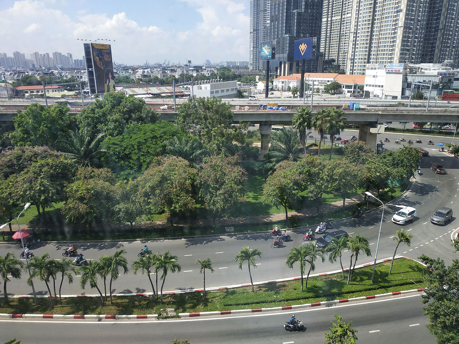 Phí môi giới 80%. Cho thuê văn phòng Điện Biên Phủ, quận Bình Thạnh, đối diện Landmark 81 tầng 12866729