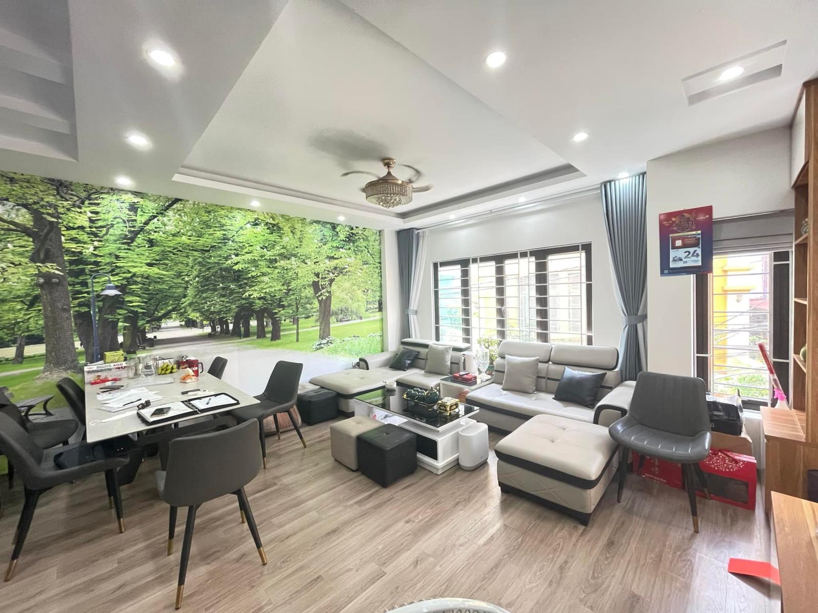 BÁN NHÀ VÕ CHÍ CÔNG – LÔ GÓC –Ô TÔ ĐỖ CỬA – NỘI THẤT HIỆN ĐẠI
 51 M 5 TẦNG 7,4 TỶ 12872101