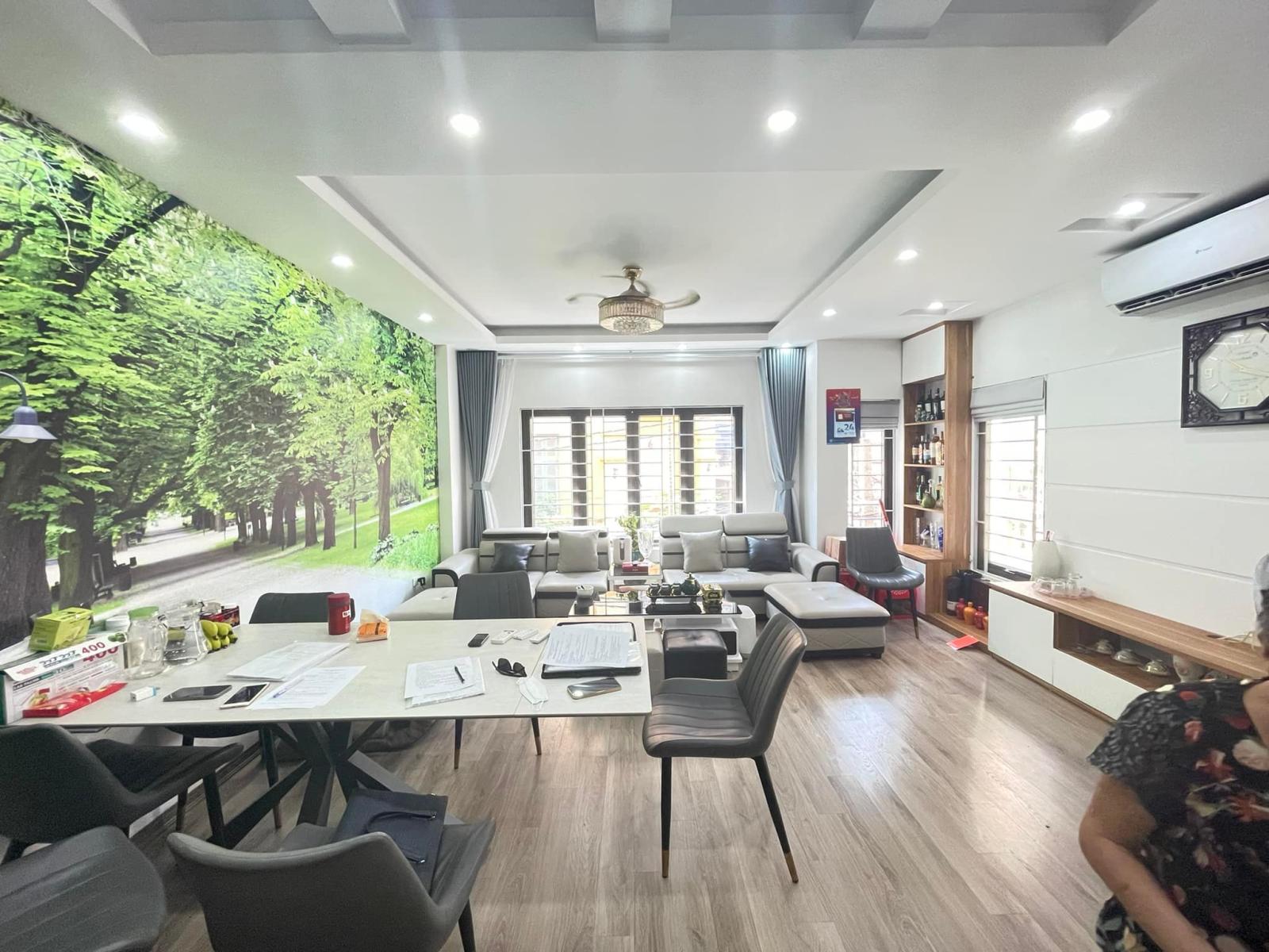 BÁN NHÀ VÕ CHÍ CÔNG – LÔ GÓC –Ô TÔ ĐỖ CỬA – NỘI THẤT HIỆN ĐẠI
 51 M 5 TẦNG 7,4 TỶ 12872101