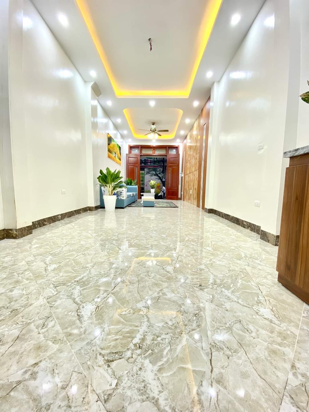 
Bán nhà Nguyễn Chánh 60m2 7T thang máy mt4m phân lô oto ngõ to như phố 11,5 tỷ .
 12882578