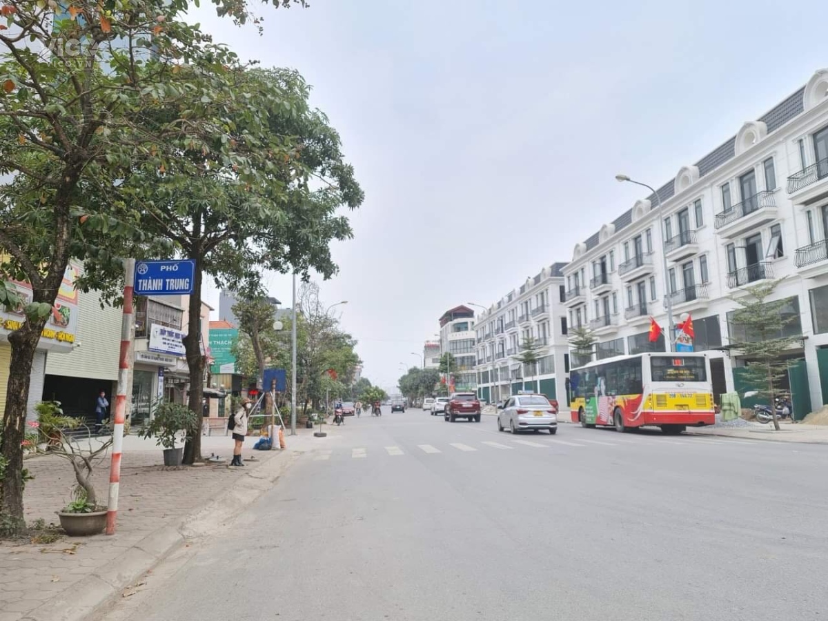 Cho thuê Shophouse Sông Hồng-Trâu Quỳ, phố Thành Trung 30m.90m2.0982852808 12893660