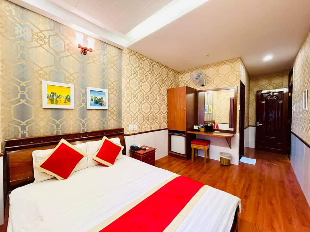 Bán khách sạn, thu nhập 270 triệu/th,  ngang 6m, 7 tầng,  mặt tiền khu Tên Lửa, Bình Tân 12901976
