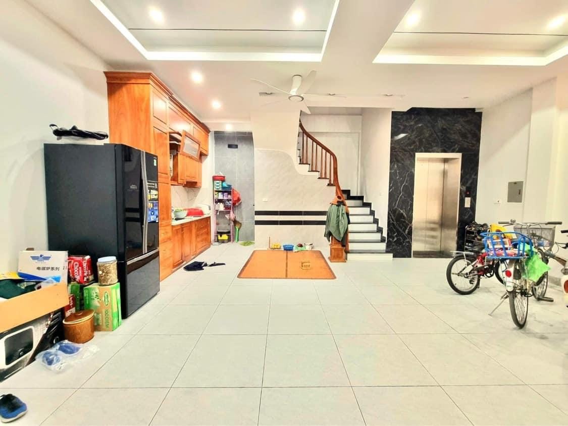 BÁN NHÀ PHÙNG CHÍ KIÊN, PHÂN LÔ,GARA 7 CHỖ , THANG MÁY
55m 6 tầng 11,5 tỷ 12910435