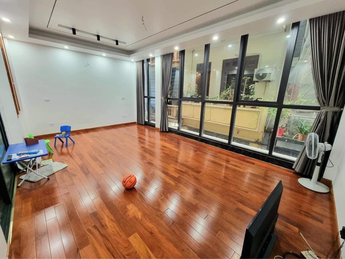 BÁN NHÀ PHÙNG CHÍ KIÊN, PHÂN LÔ,GARA 7 CHỖ , THANG MÁY
55m 6 tầng 11,5 tỷ 12910435