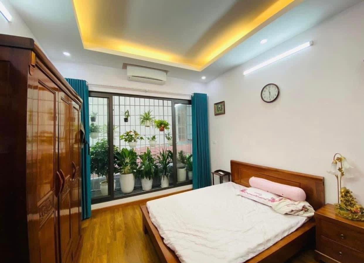 BÁN nhà Nguyễn Khang 42m2 Giá 3.7 tỷ Cầu Giấy-cách Ô Tô 20m
 12980254